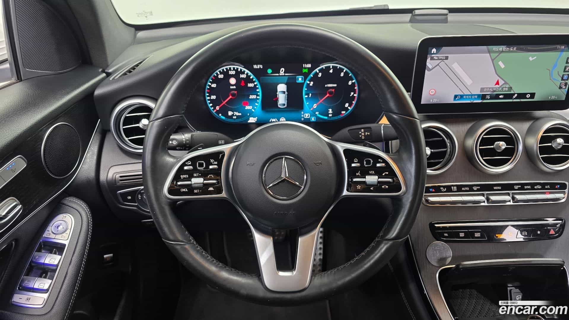 GLC-Class Mercedes-Benz 2020.3-OPTION-019