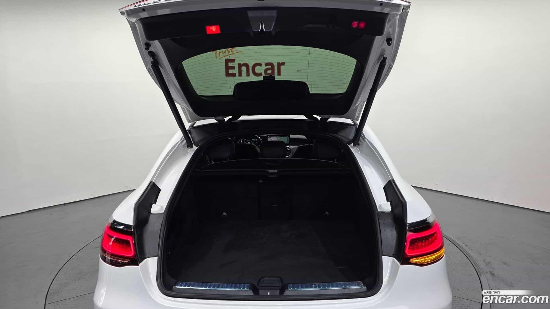 GLC-Class Mercedes-Benz 2020.3-OPTION-024