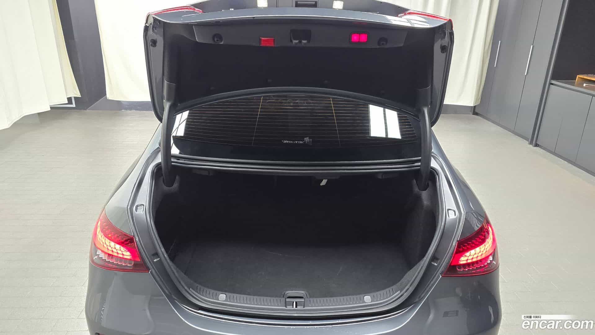 E-Class Mercedes-Benz 2022.11-OPTION-024