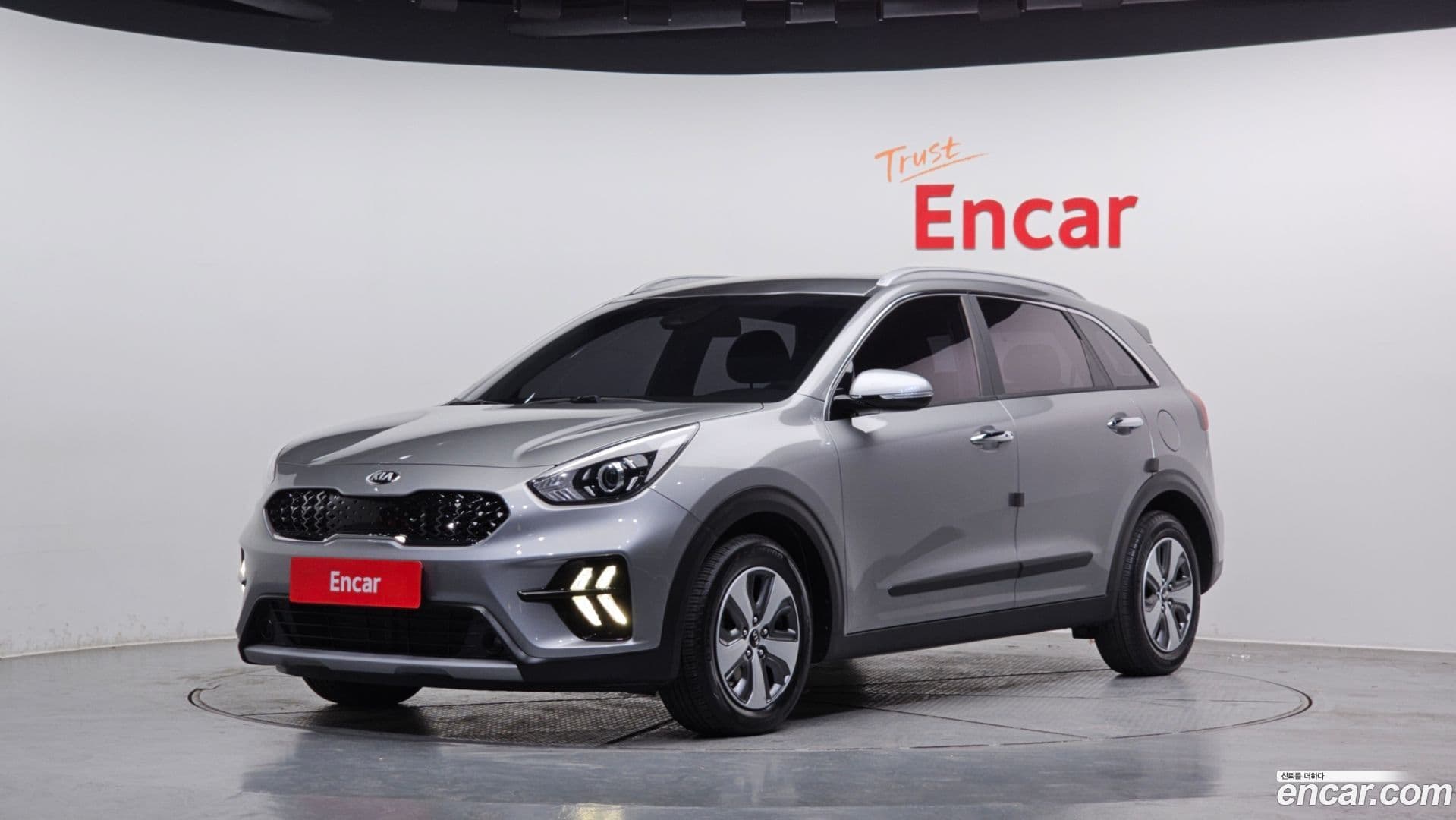 Main__Slider__Photo:Niro Kia 2021.0-0