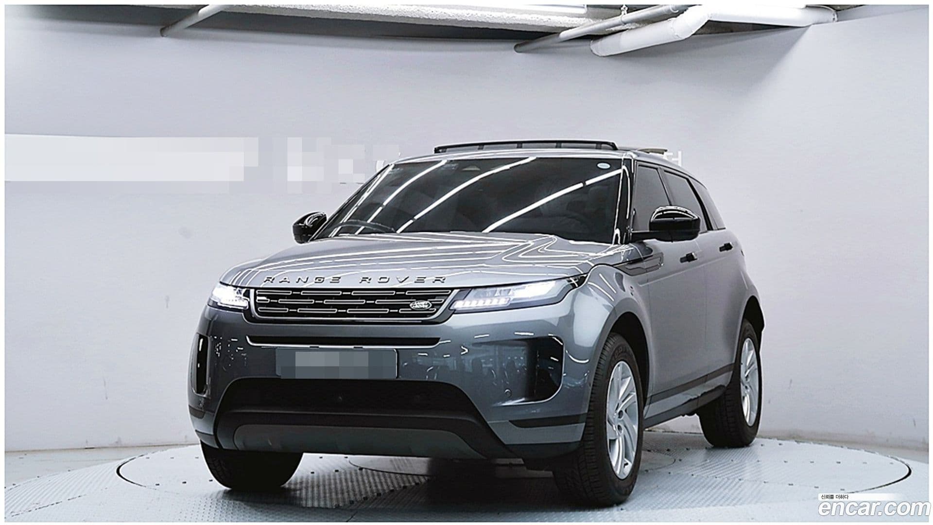 Main__Slider__Photo:Range Rover Evoque Land Rover 2024.5-0