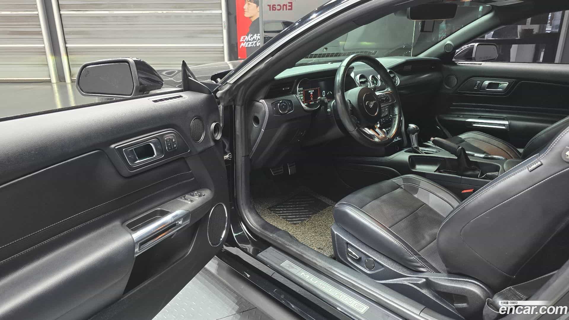 Mustang Ford 2019.9-OPTION-015