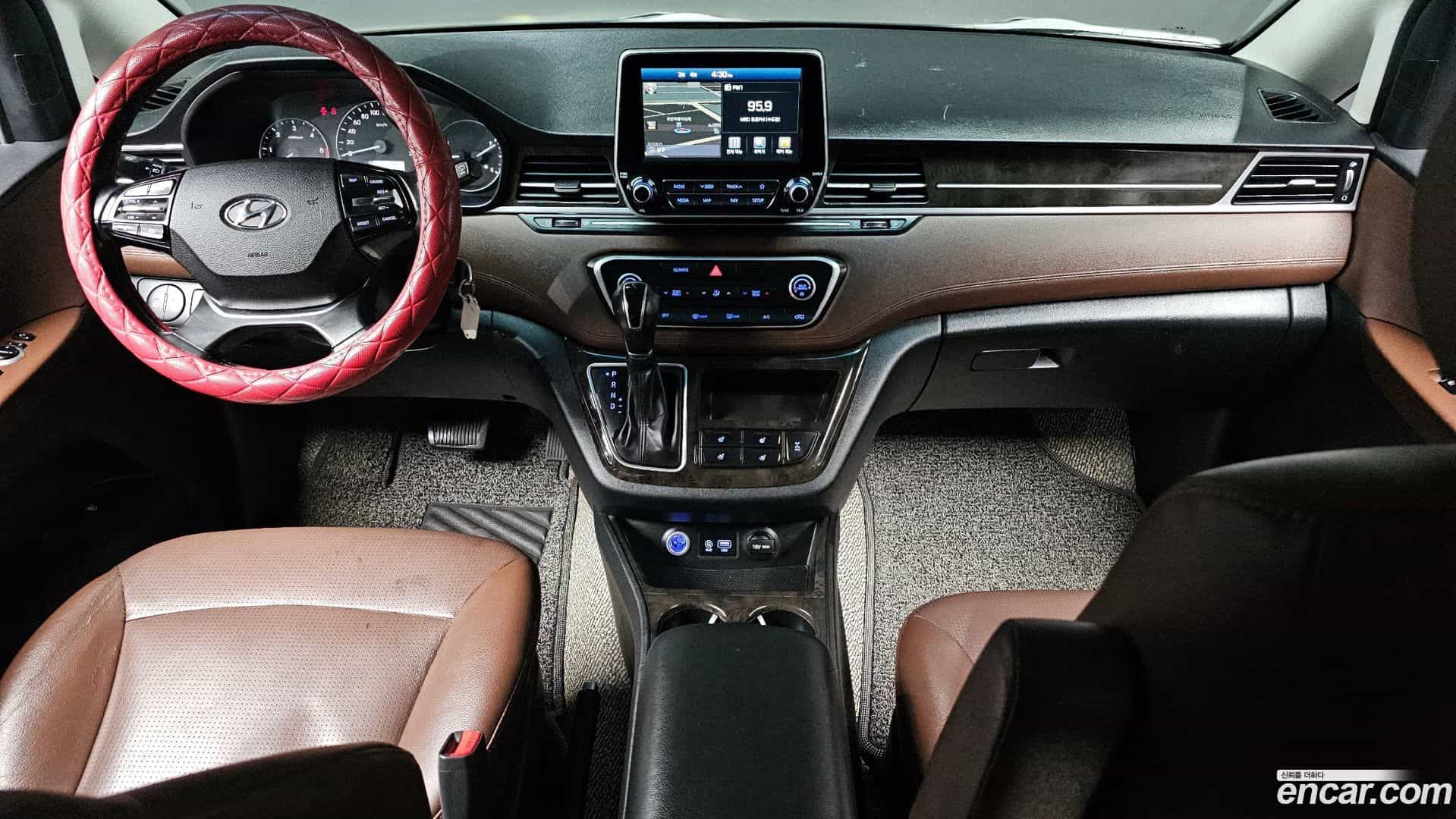 Starex Hyundai 2018.2-INNER-007