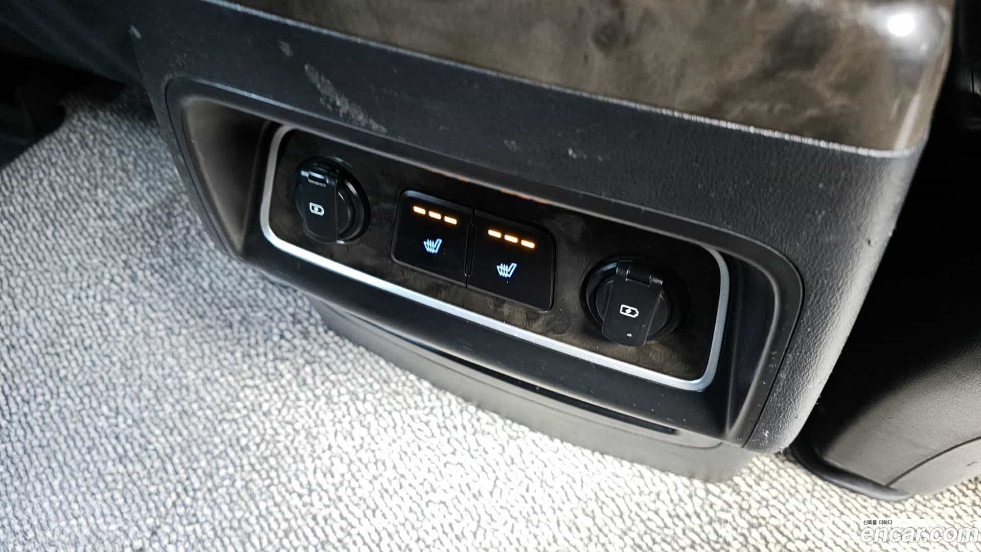 Starex Hyundai 2018.2-OPTION-023