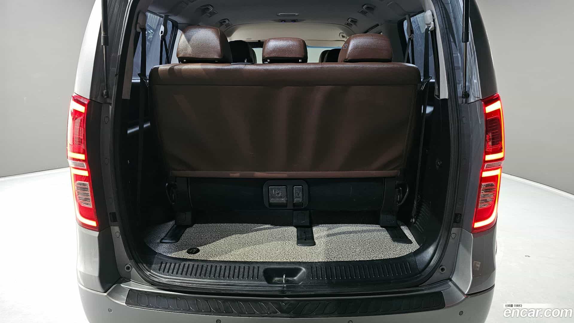 Starex Hyundai 2018.2-OPTION-024