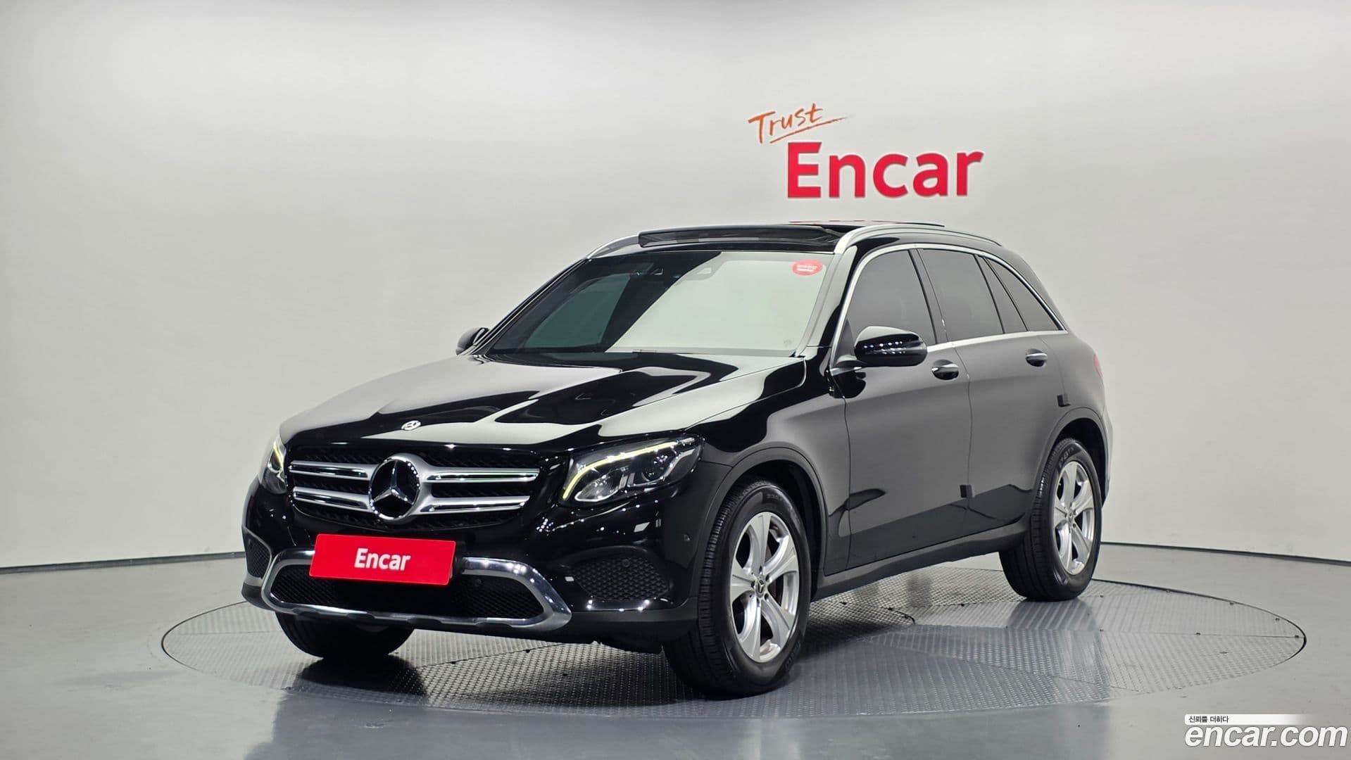 Main__Slider__Photo:GLC-Class Mercedes-Benz 2018.3-0