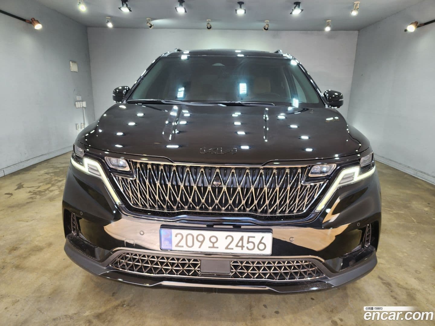 Main__Slider__Photo:Canival Kia 2022.0-0