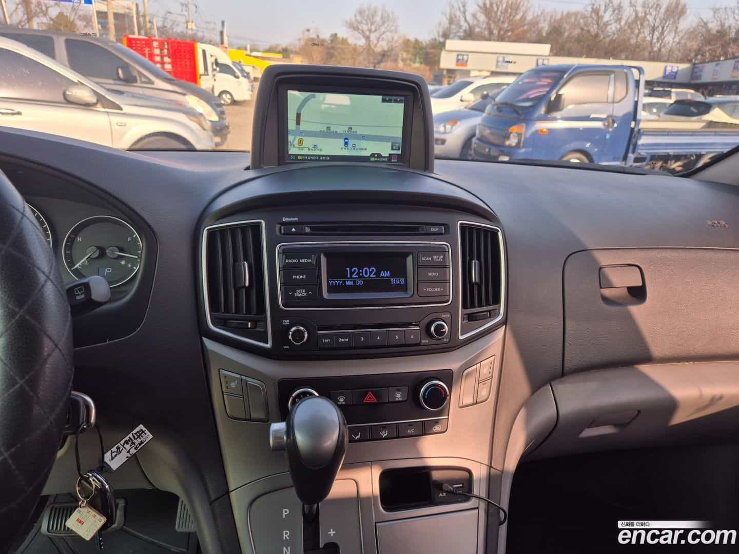 Starex Hyundai 2017.5-INNER-008