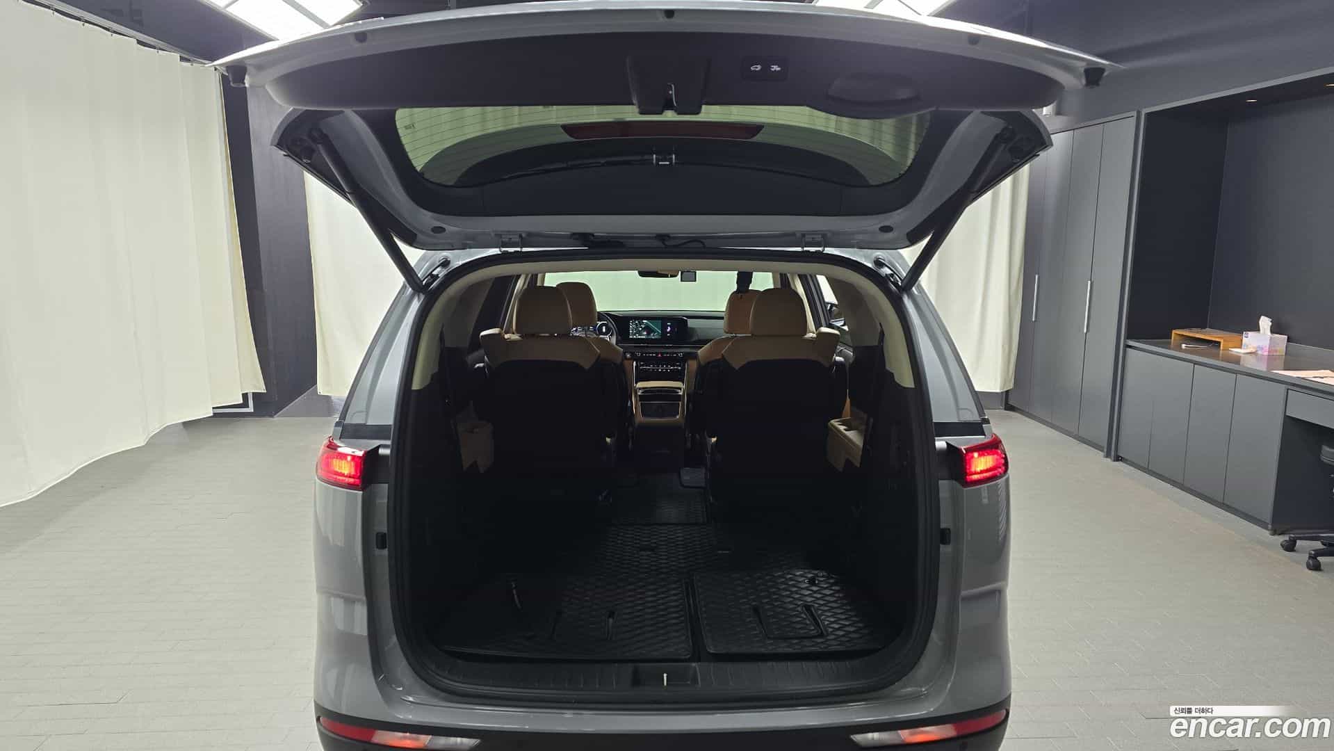 Canival Kia 2023.9-OPTION-024