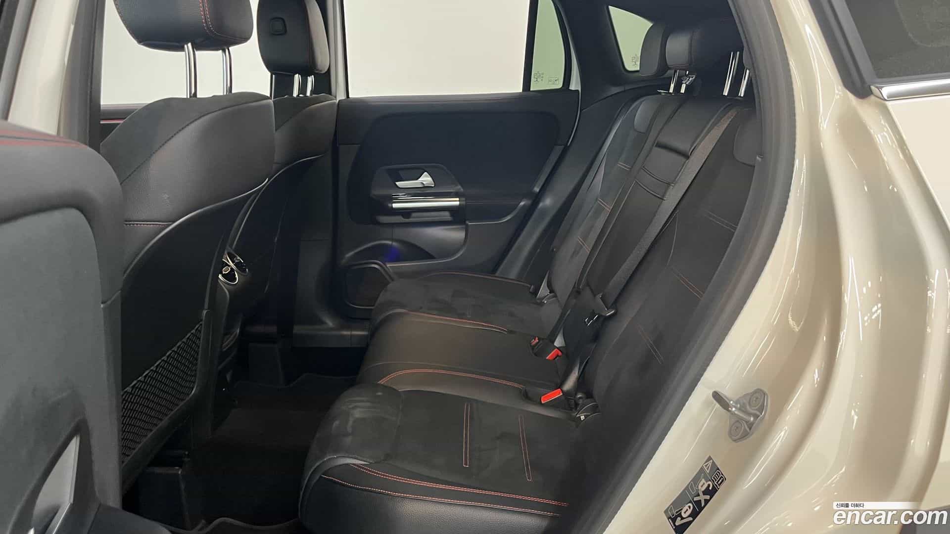 GLA-Class Mercedes-Benz 2022.11-OPTION-016