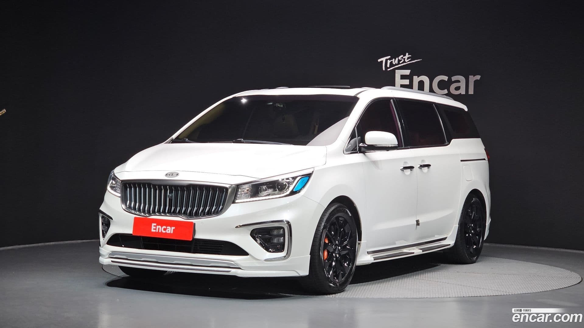 Main__Slider__Photo:Canival Kia 2018.4-0
