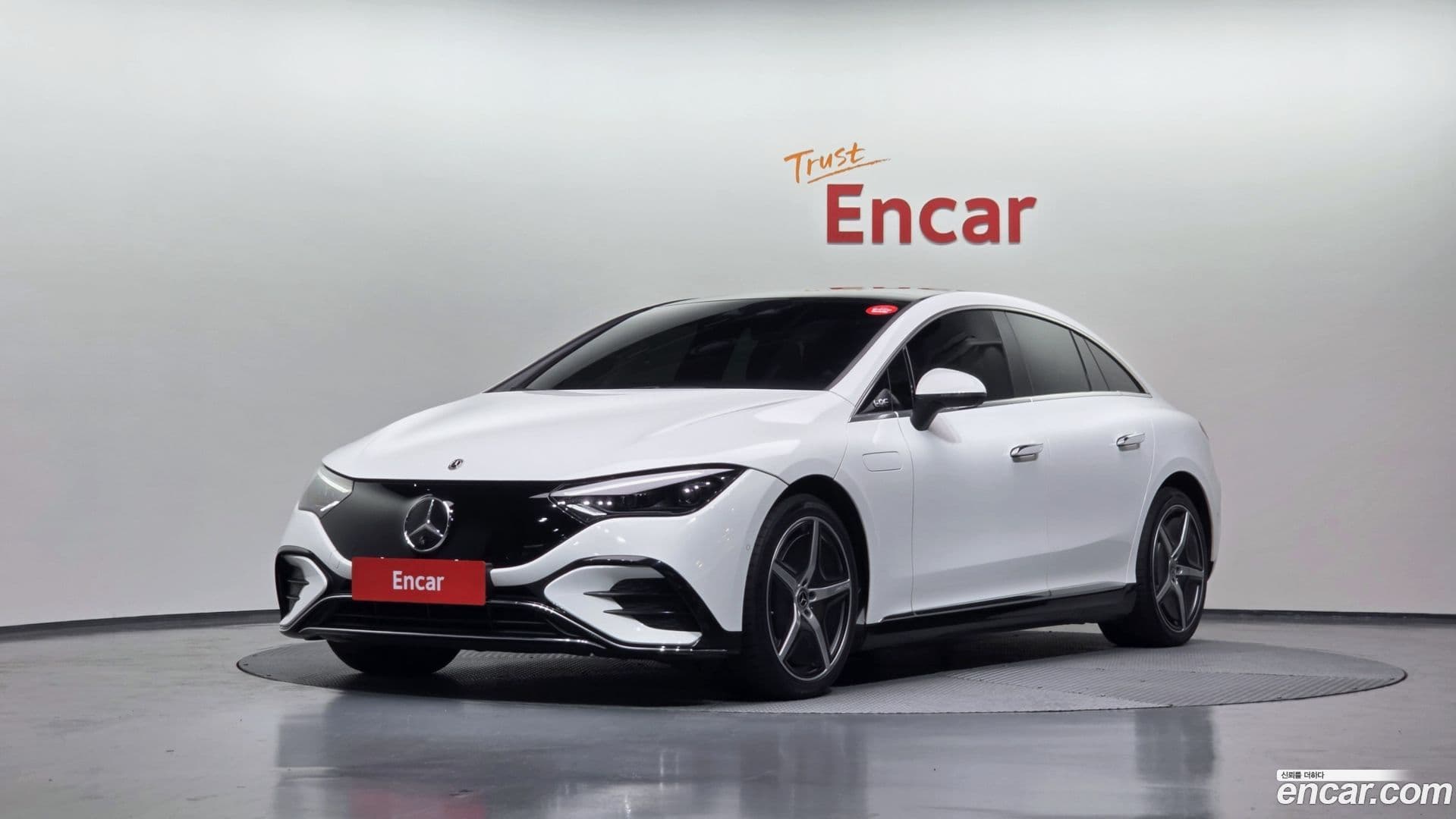 Main__Slider__Photo:EQE Mercedes-Benz 2023.4-0