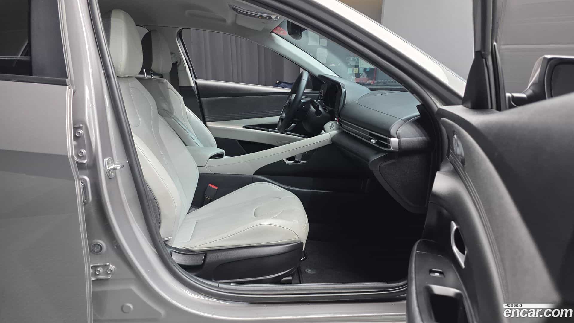 AVANTE Hyundai 2022.0-OPTION-015