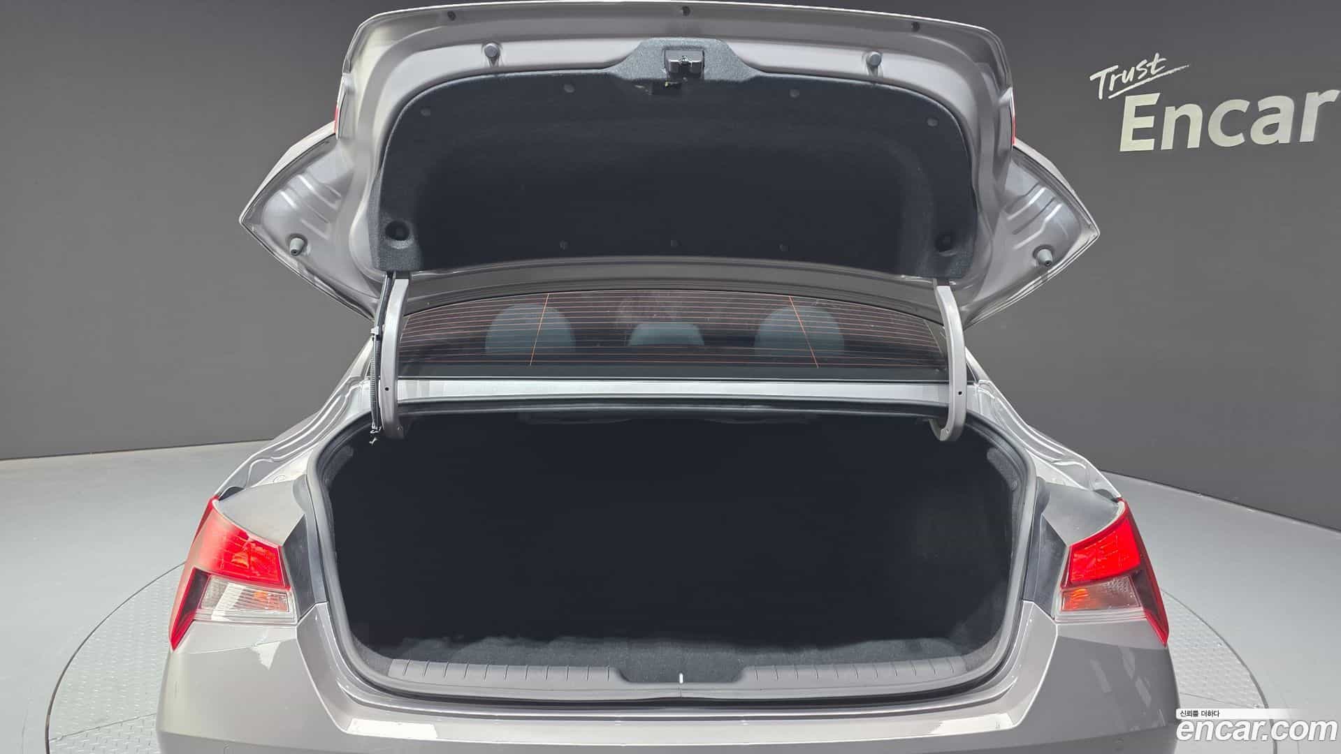 AVANTE Hyundai 2022.0-OPTION-024