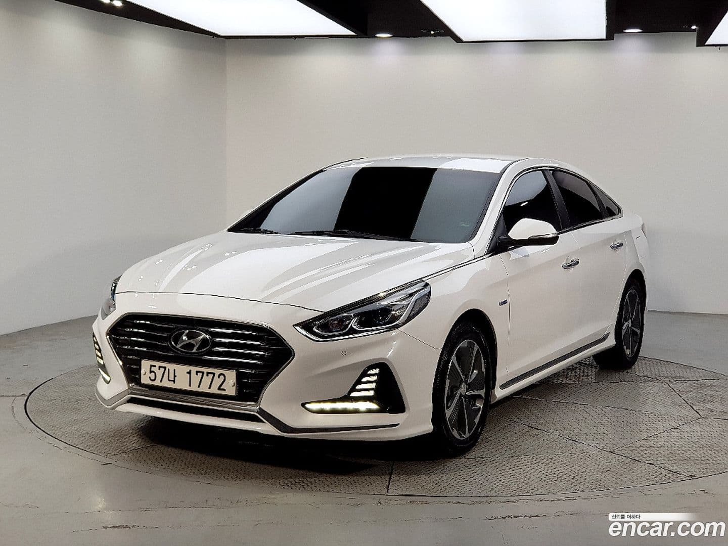 Main__Slider__Photo:Sonata Hyundai 2017.9-0