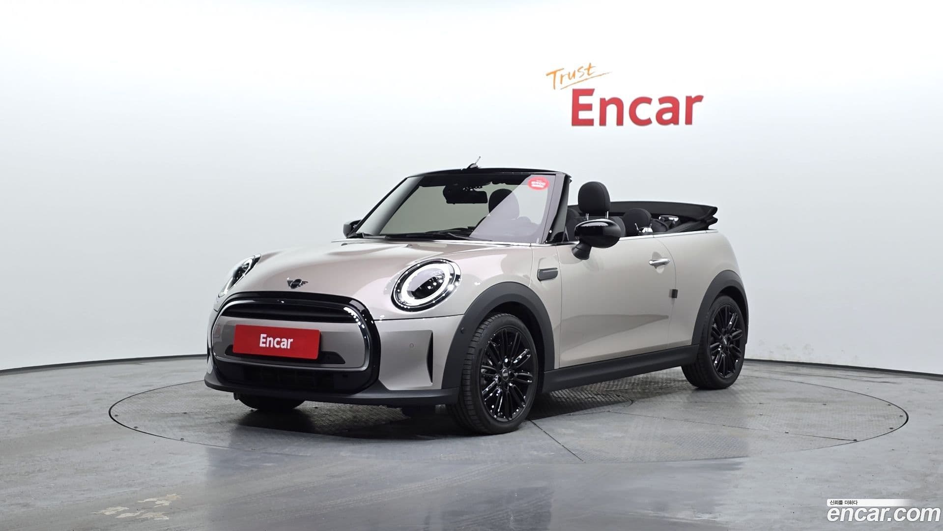 Main__Slider__Photo:Cooper Convertible Mini 2024.4-0