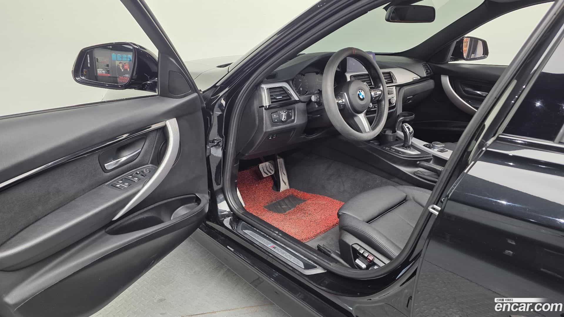 3-Series BMW 2018.0-INNER-010