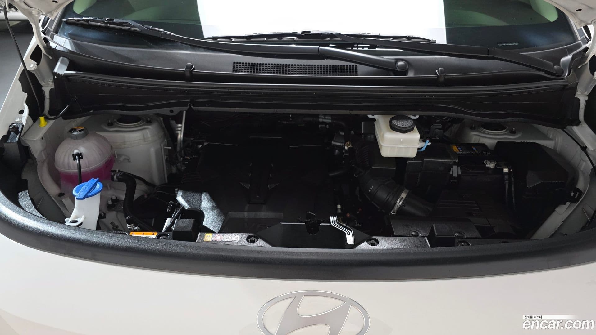 Main__Slider__Photo:Staria Hyundai 2024.3-5