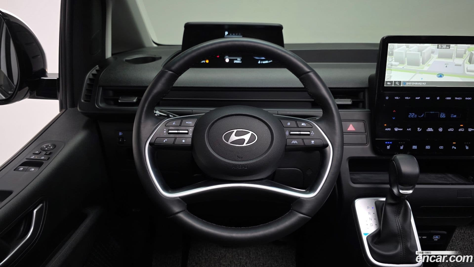 Main__Slider__Photo:Staria Hyundai 2024.3-13