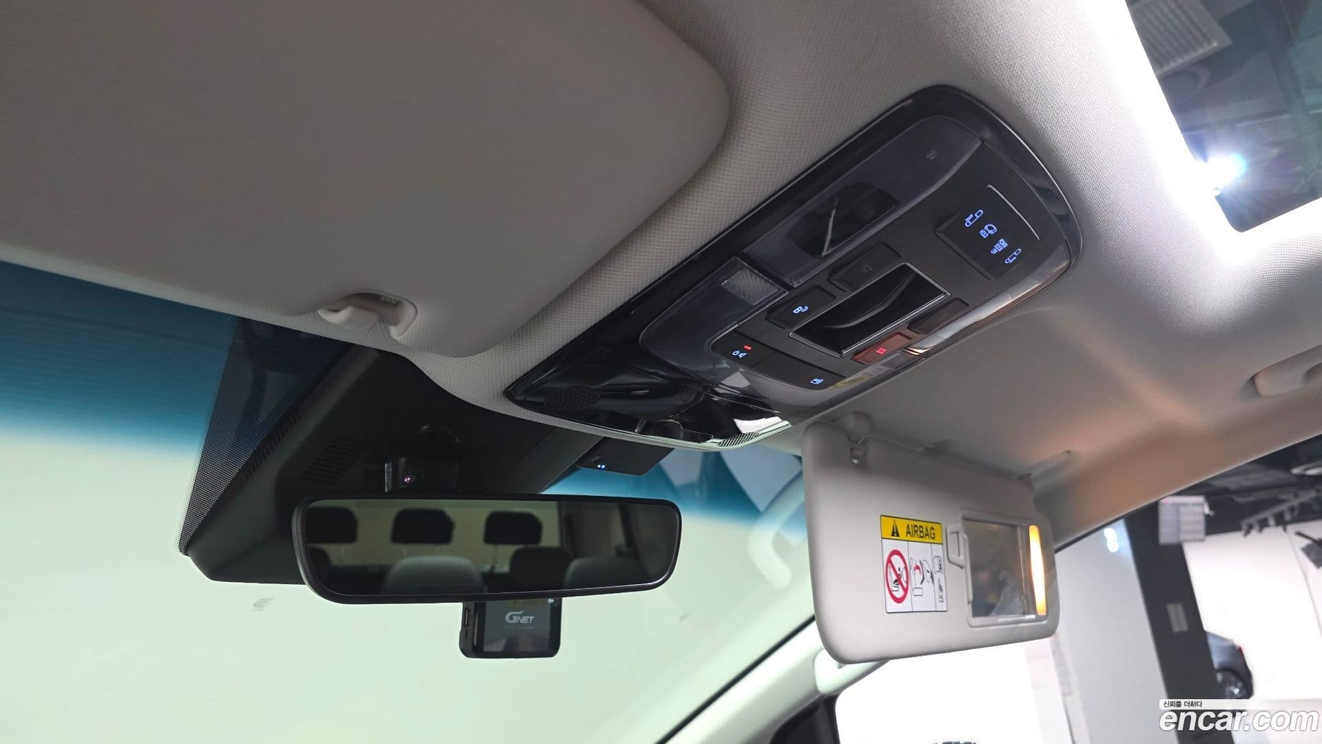 Main__Slider__Photo:Staria Hyundai 2024.3-17