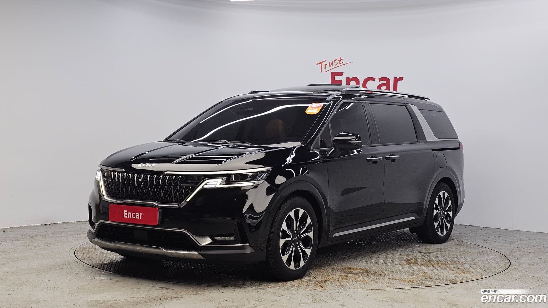 Main__Slider__Photo:Canival Kia 2022.1-0