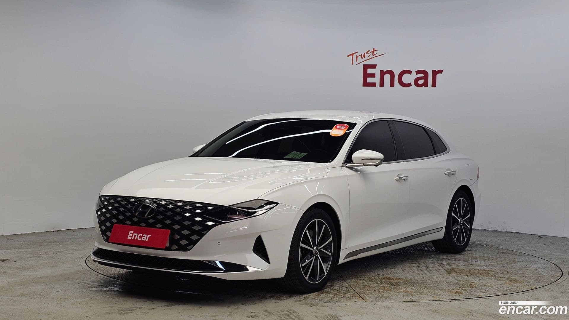 Main__Slider__Photo:Grandeur Hyundai 2022.1-0