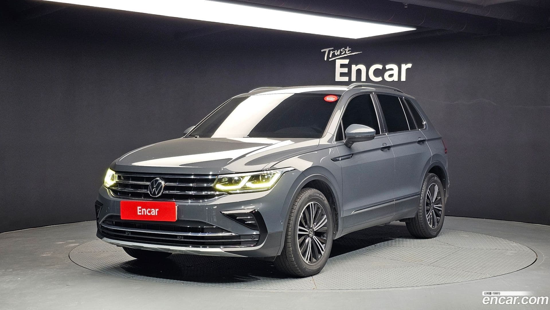 Main__Slider__Photo:Tiguan Volkswagen 2021.7-0