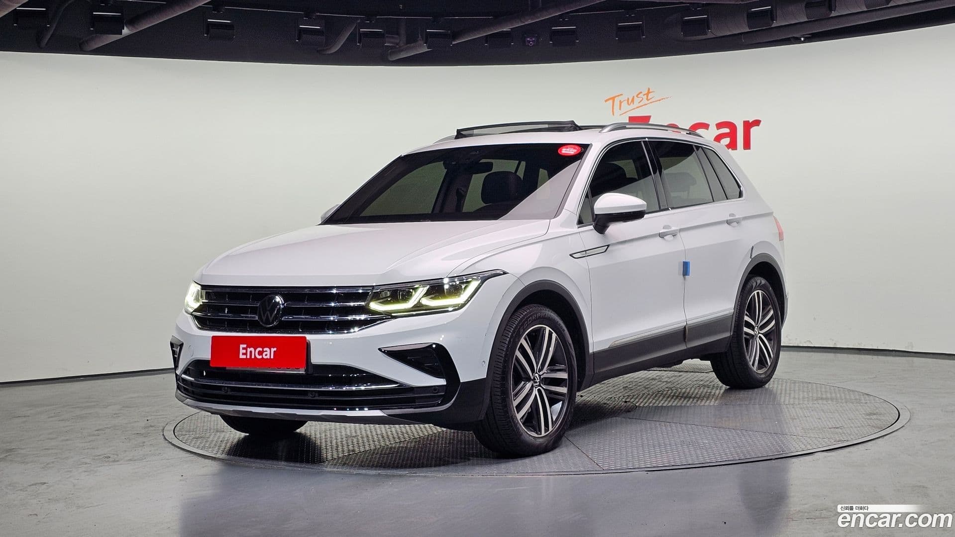 Main__Slider__Photo:Tiguan Volkswagen 2022.11-0