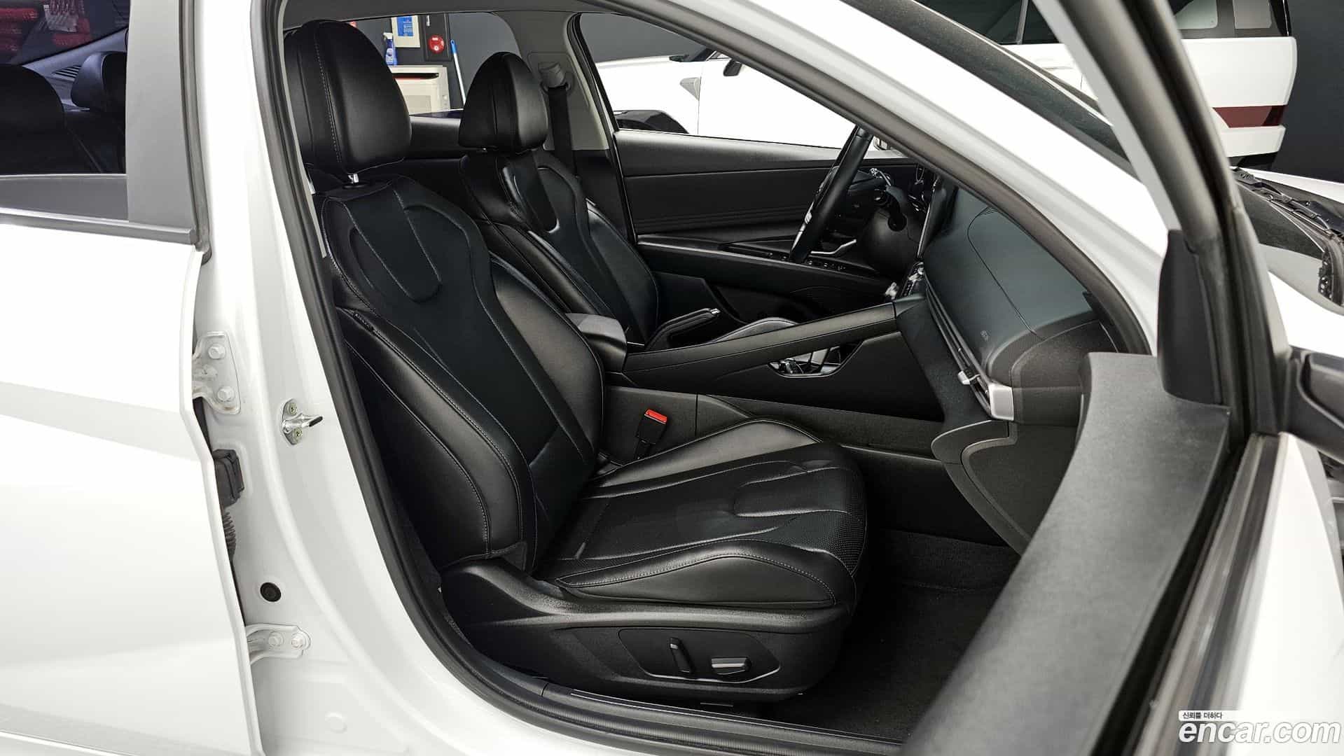 AVANTE Hyundai 2022.4-INNER-010