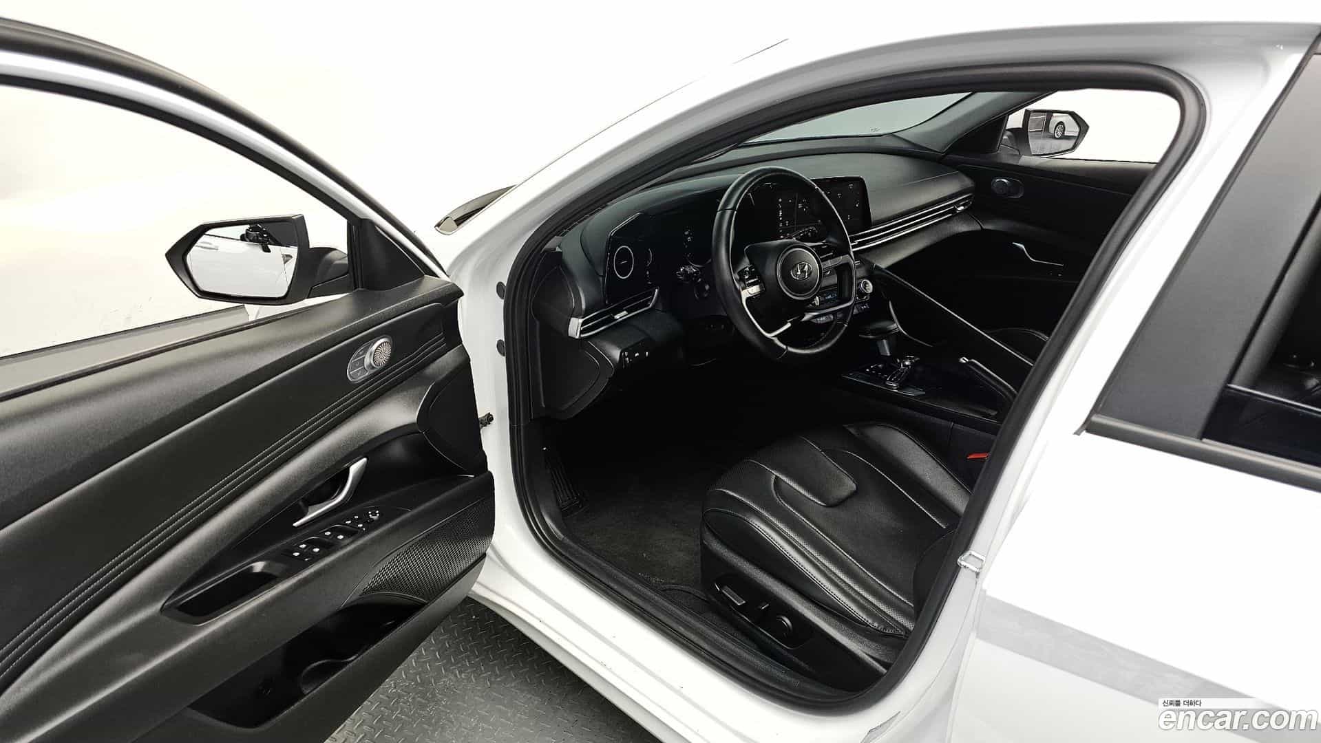 AVANTE Hyundai 2022.4-OPTION-015