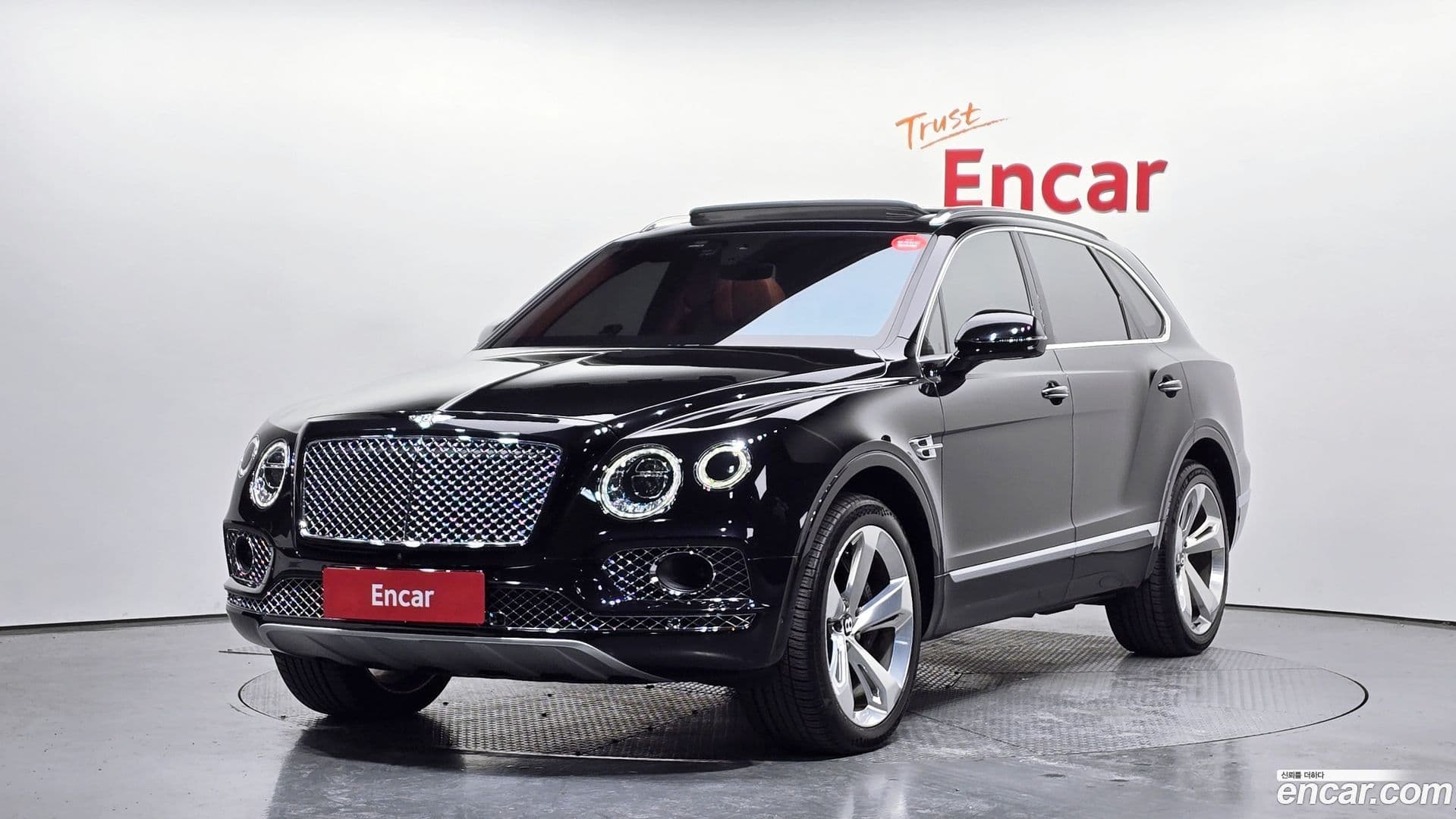 Main__Slider__Photo:Bentayga Bentley 2017.5-0