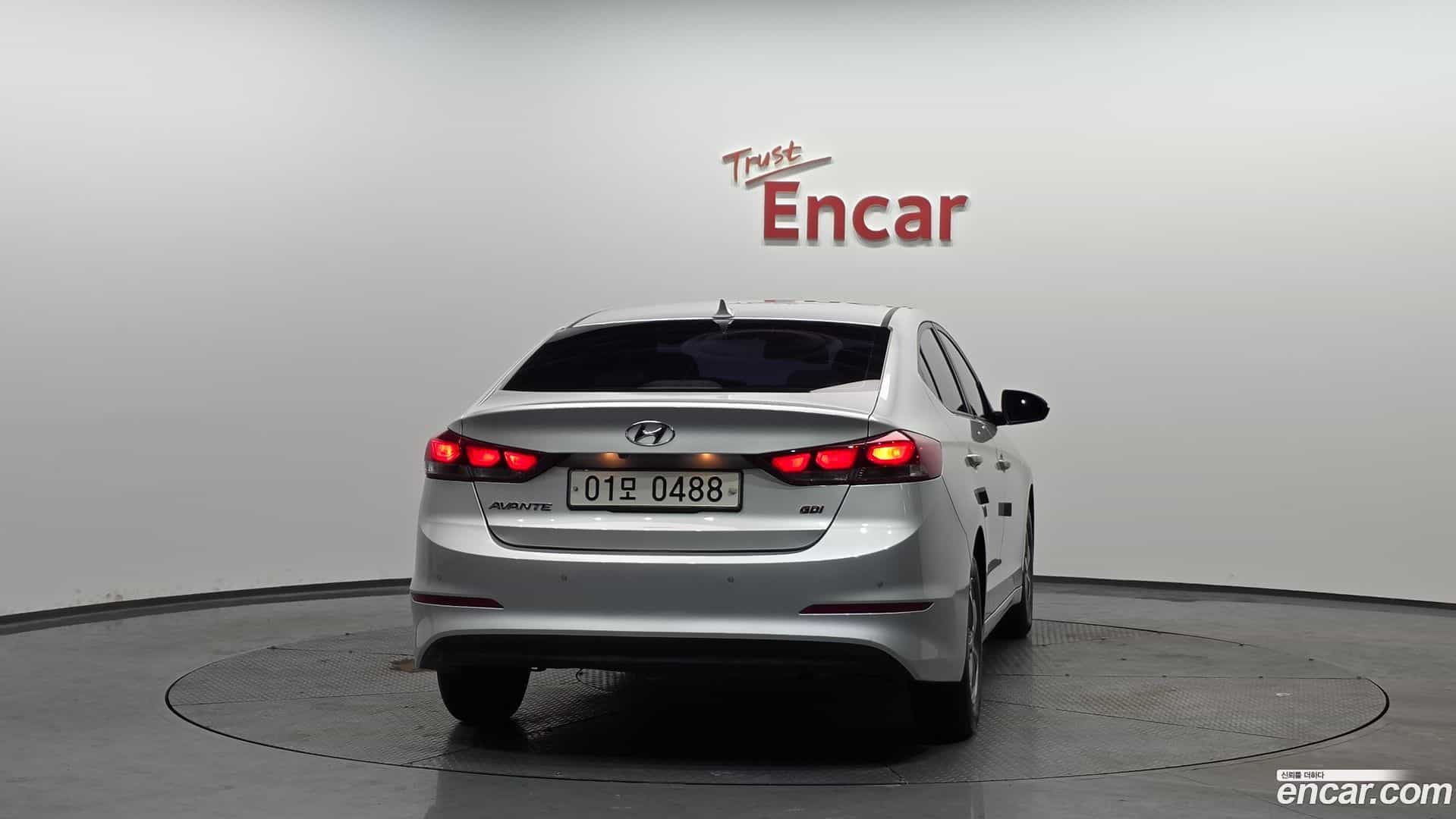 AVANTE Hyundai 2016.1-OUTER-004