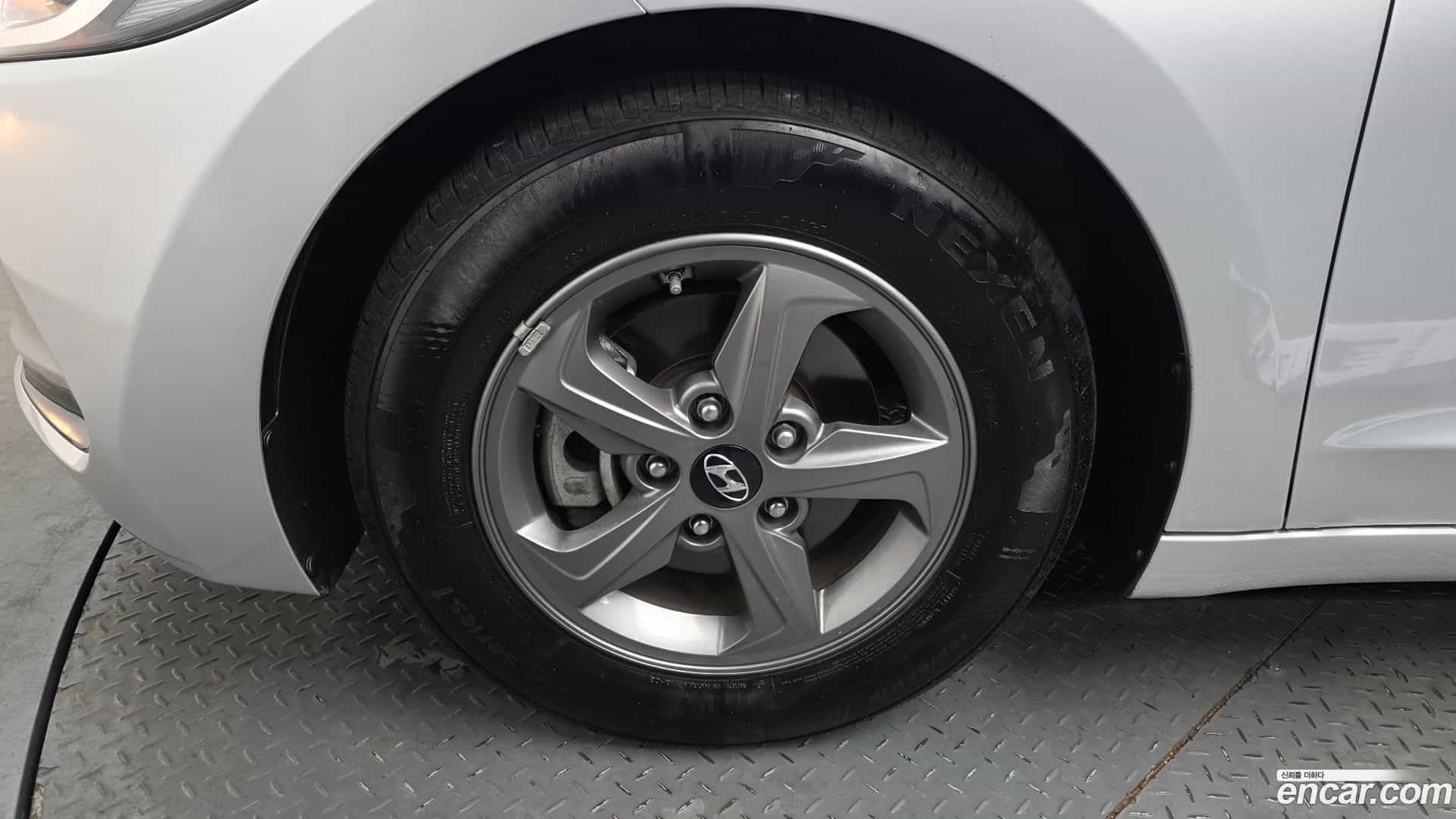 AVANTE Hyundai 2016.1-OUTER-005