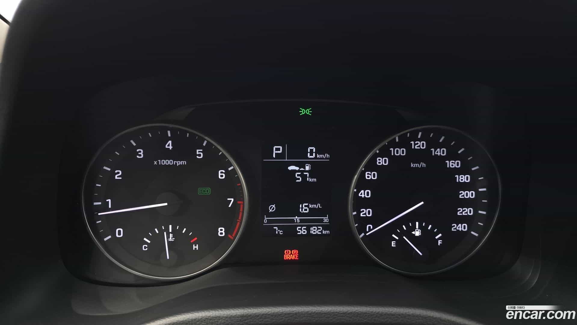 AVANTE Hyundai 2016.1-INNER-008