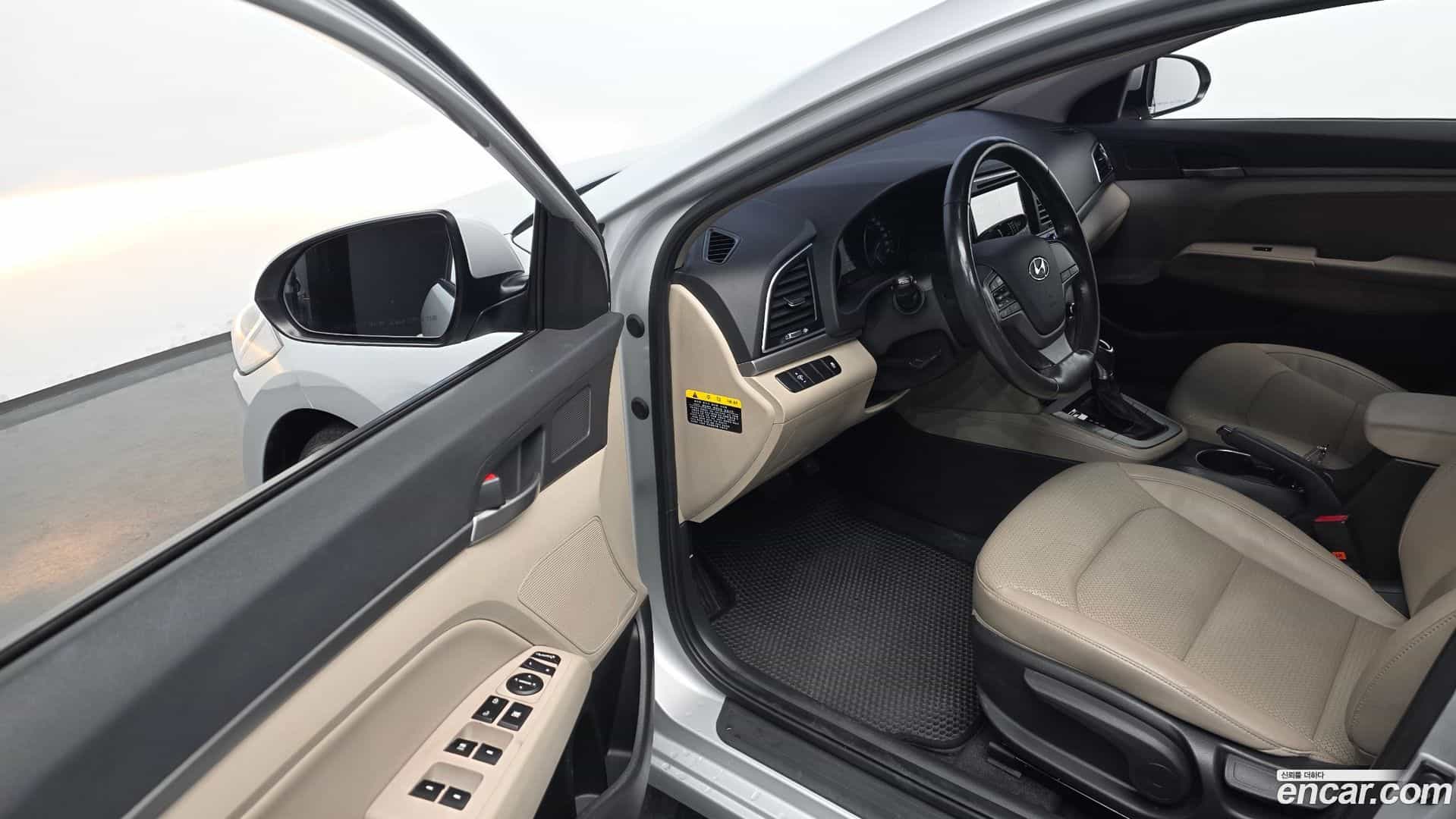 AVANTE Hyundai 2016.1-OPTION-015