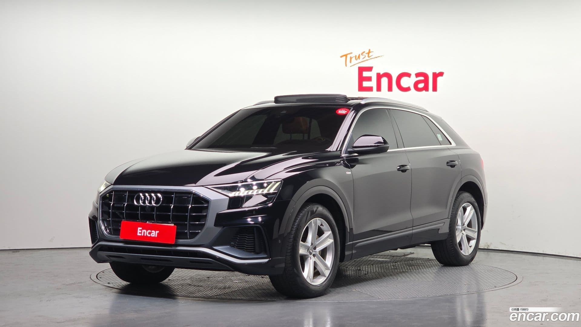 Main__Slider__Photo:Q8 Audi 2021.5-0