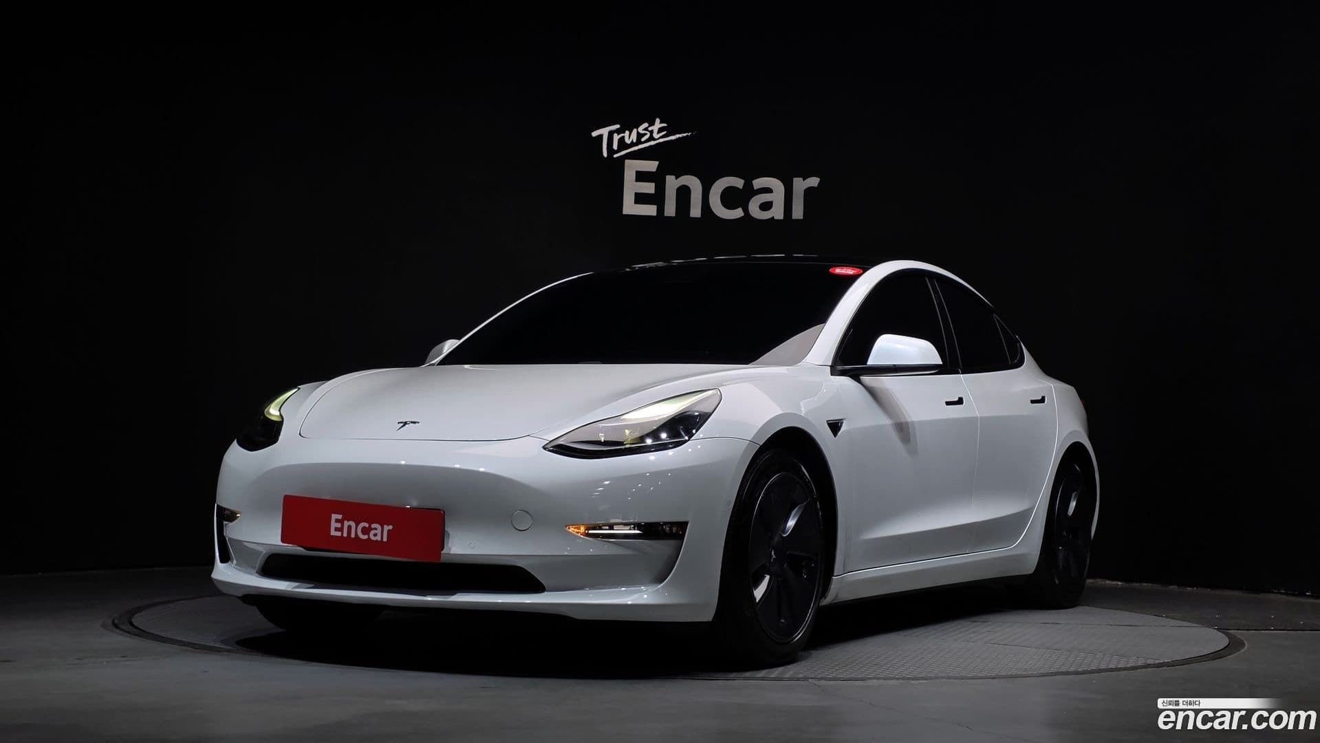 Main__Slider__Photo:Model 3 Tesla 2021.2-0