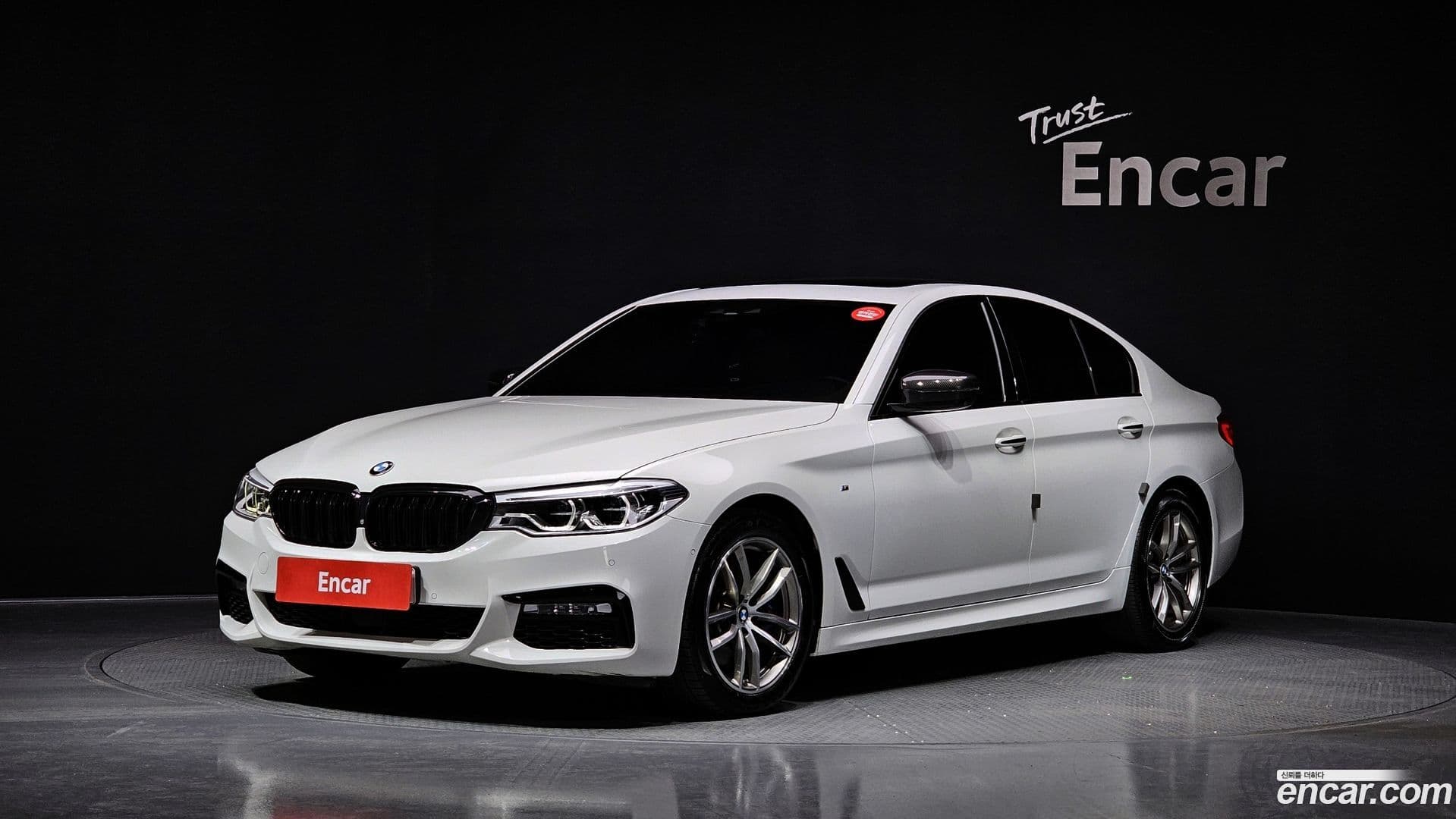 Main__Slider__Photo:5-Series BMW 2017.5-0