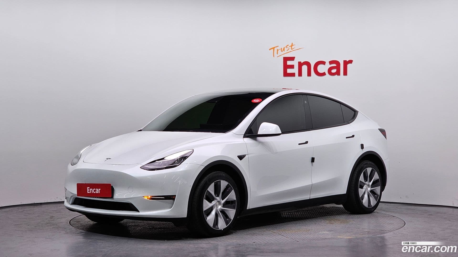 Main__Slider__Photo:Model Y Tesla 2022.7-0