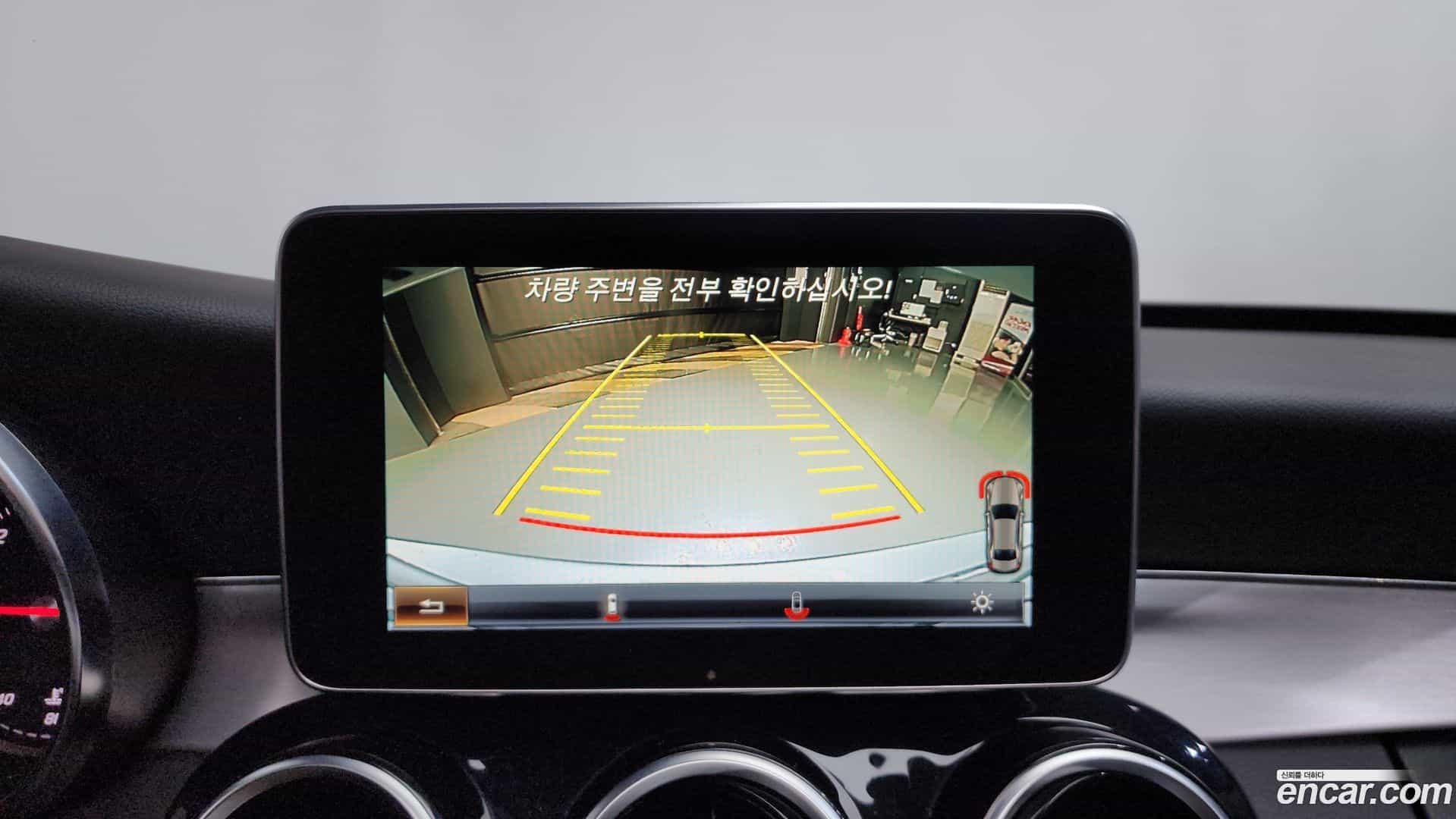 C-Class Mercedes-Benz 2015.1-OPTION-019