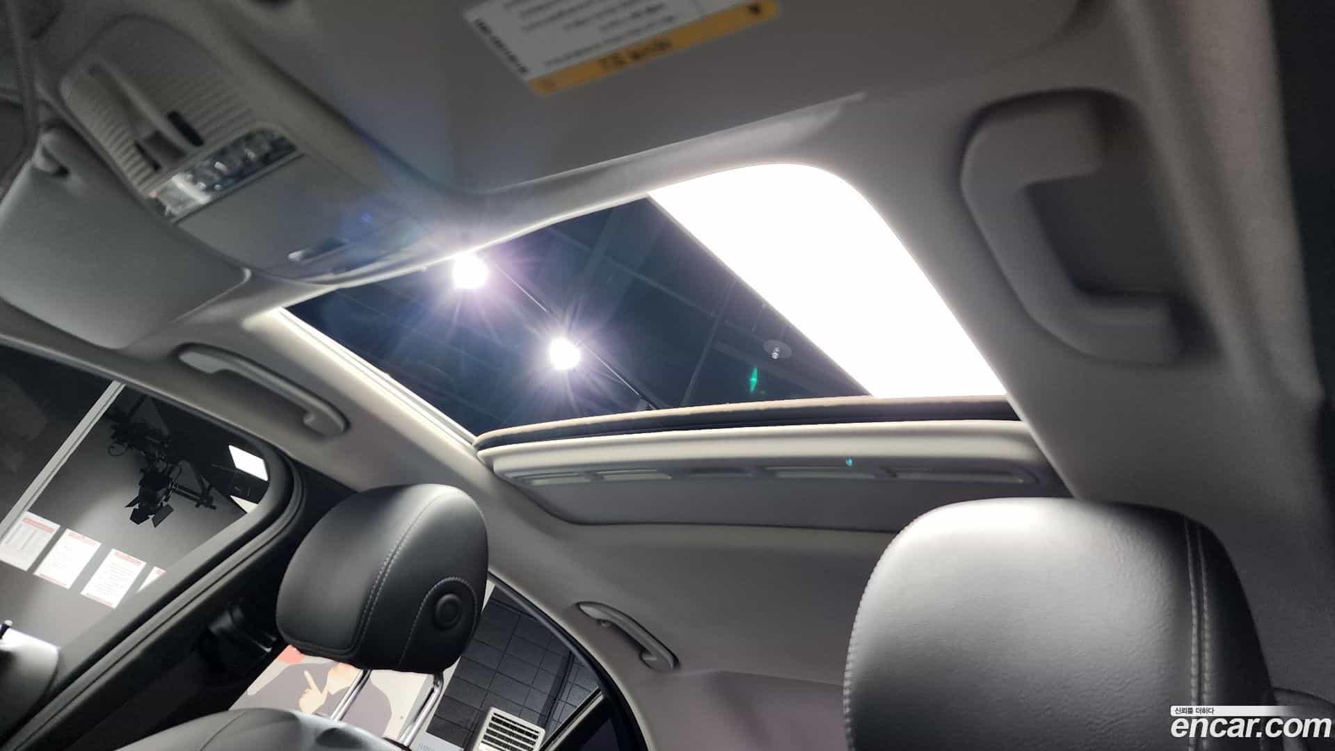 C-Class Mercedes-Benz 2015.1-OPTION-023