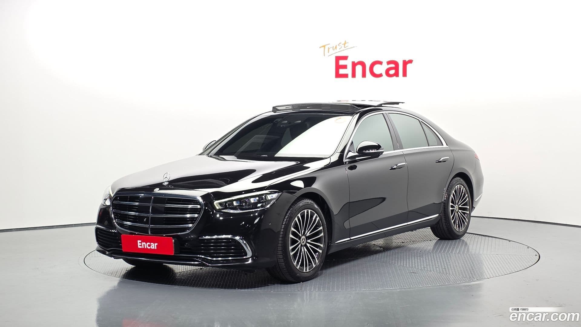 Main__Slider__Photo:S-Class Mercedes-Benz 2021.11-0