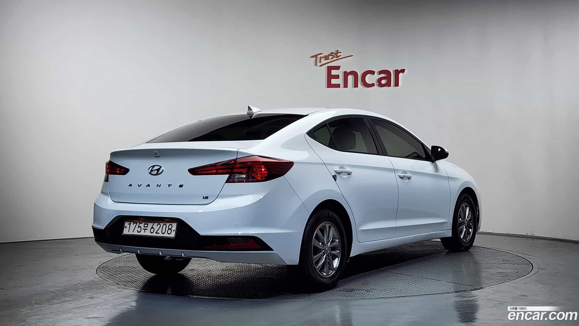 AVANTE Hyundai 2020.0-OUTER-002