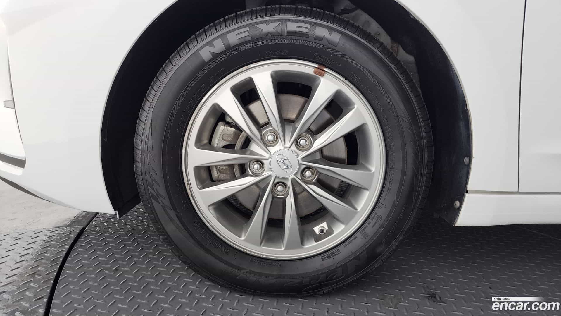 AVANTE Hyundai 2020.0-OUTER-005