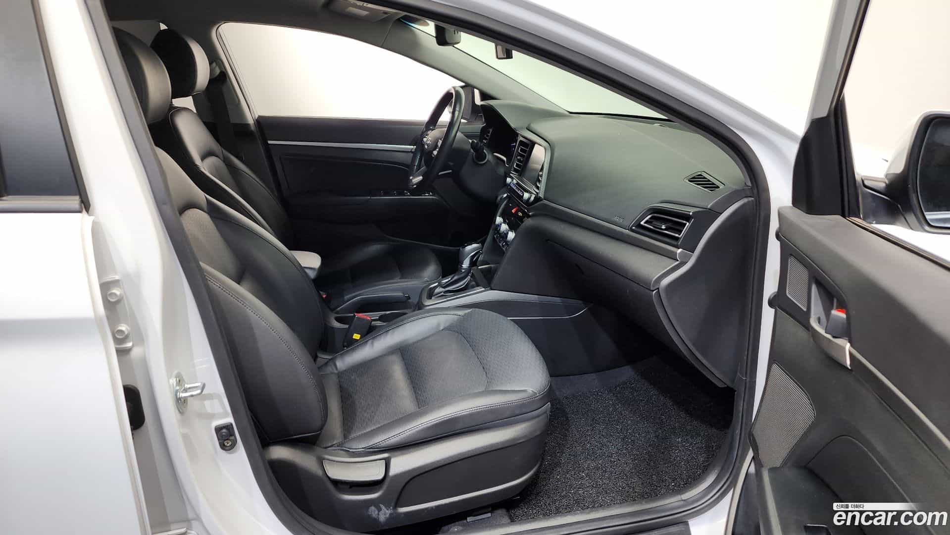 AVANTE Hyundai 2020.0-OPTION-015