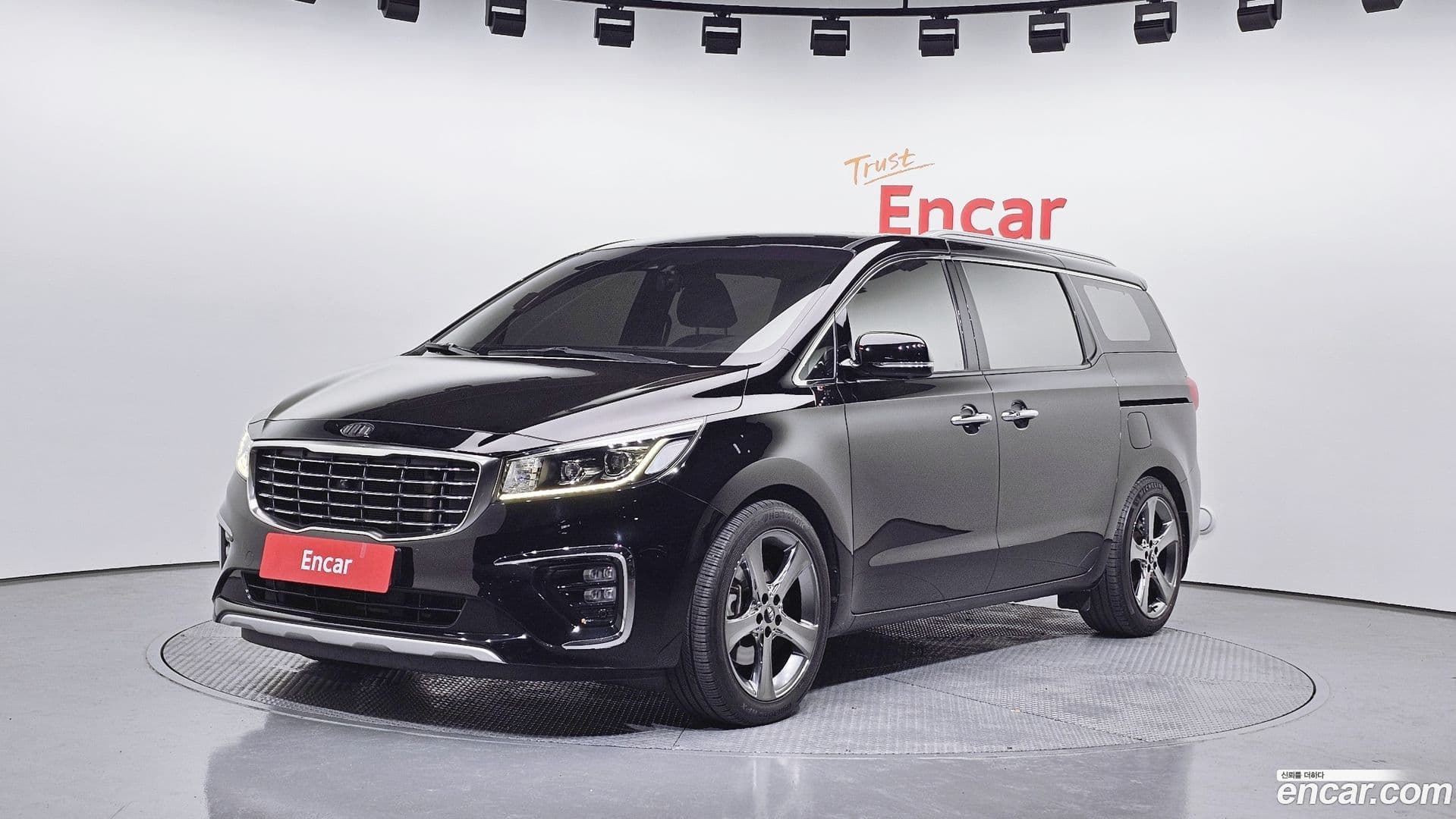 Main__Slider__Photo:Canival Kia 2019.8-0
