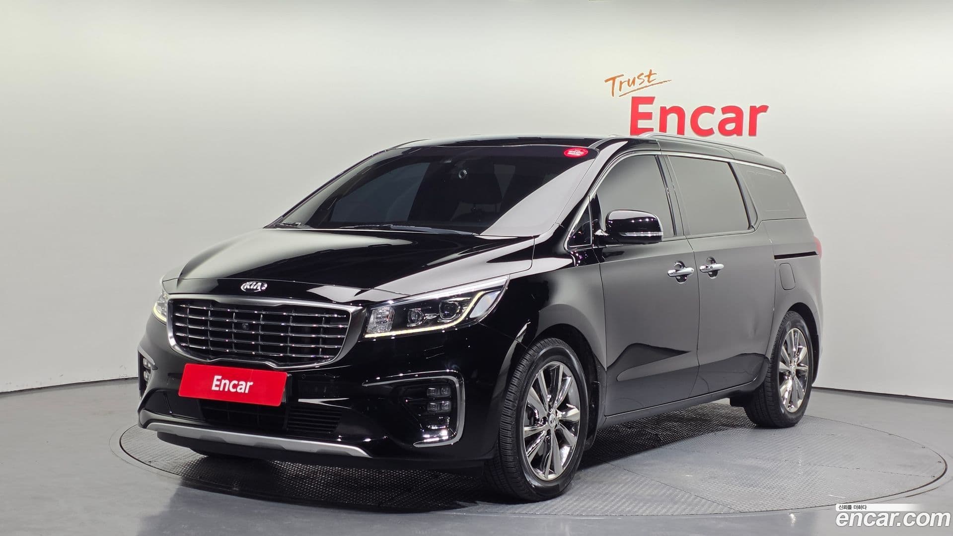 Main__Slider__Photo:Canival Kia 2019.5-0