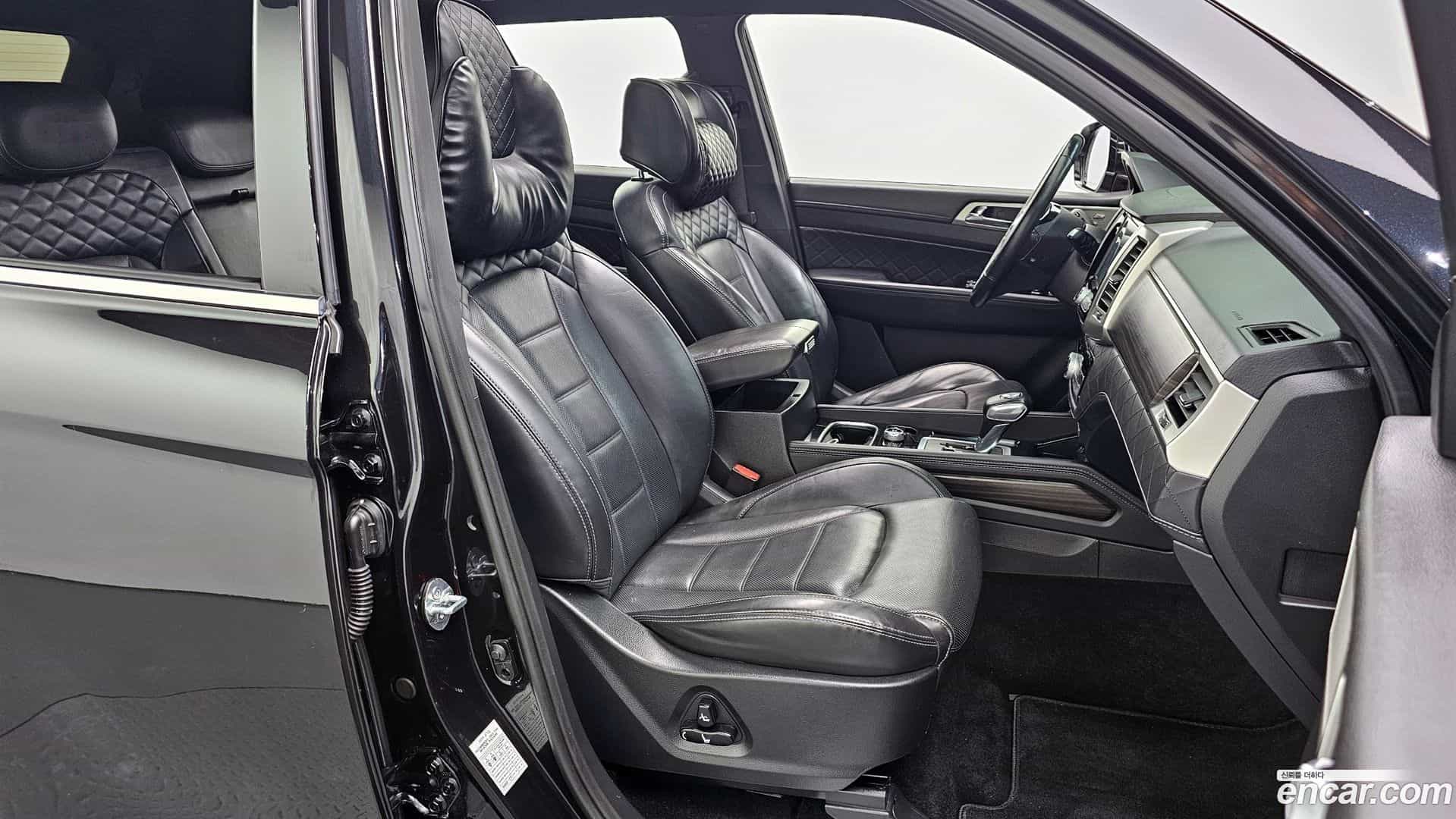 Rexton KG Mobility 2018.6-INNER-010