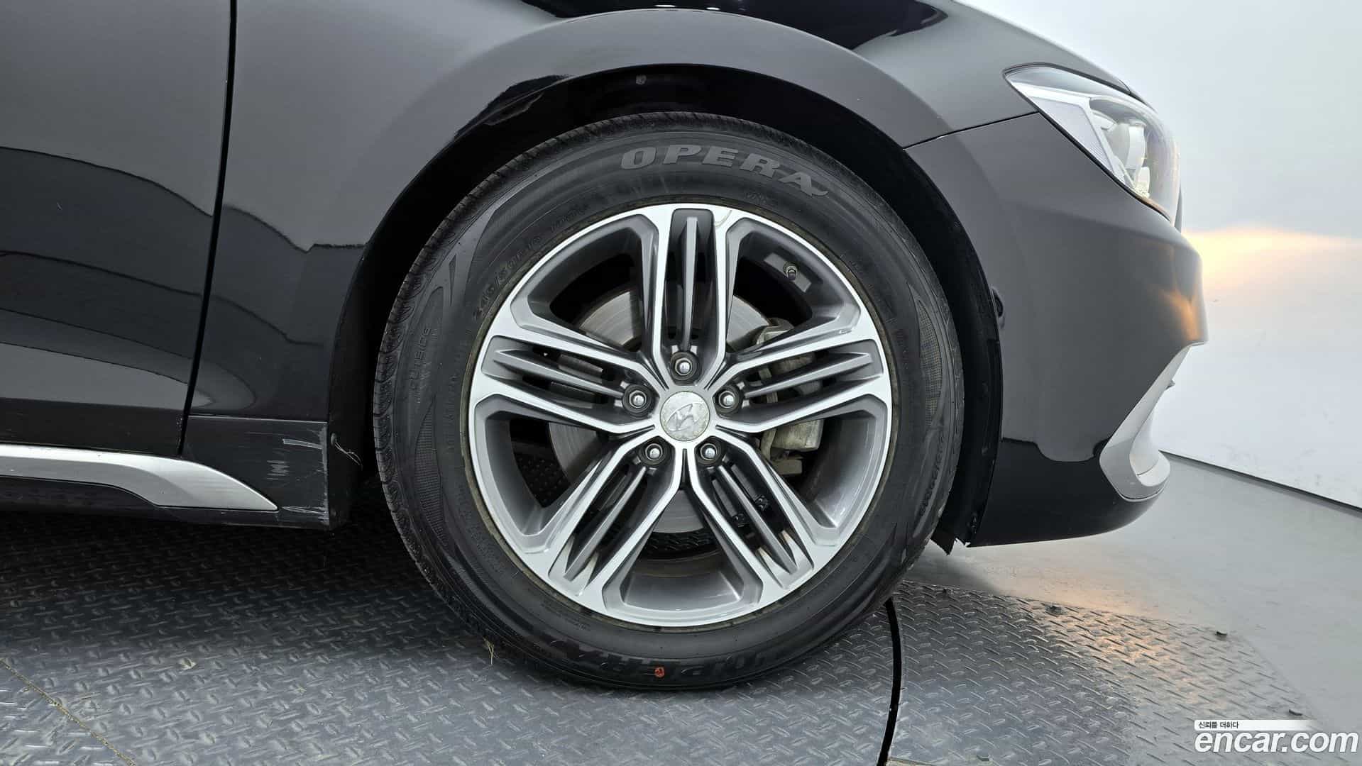 Grandeur Hyundai 2018.6-OUTER-005