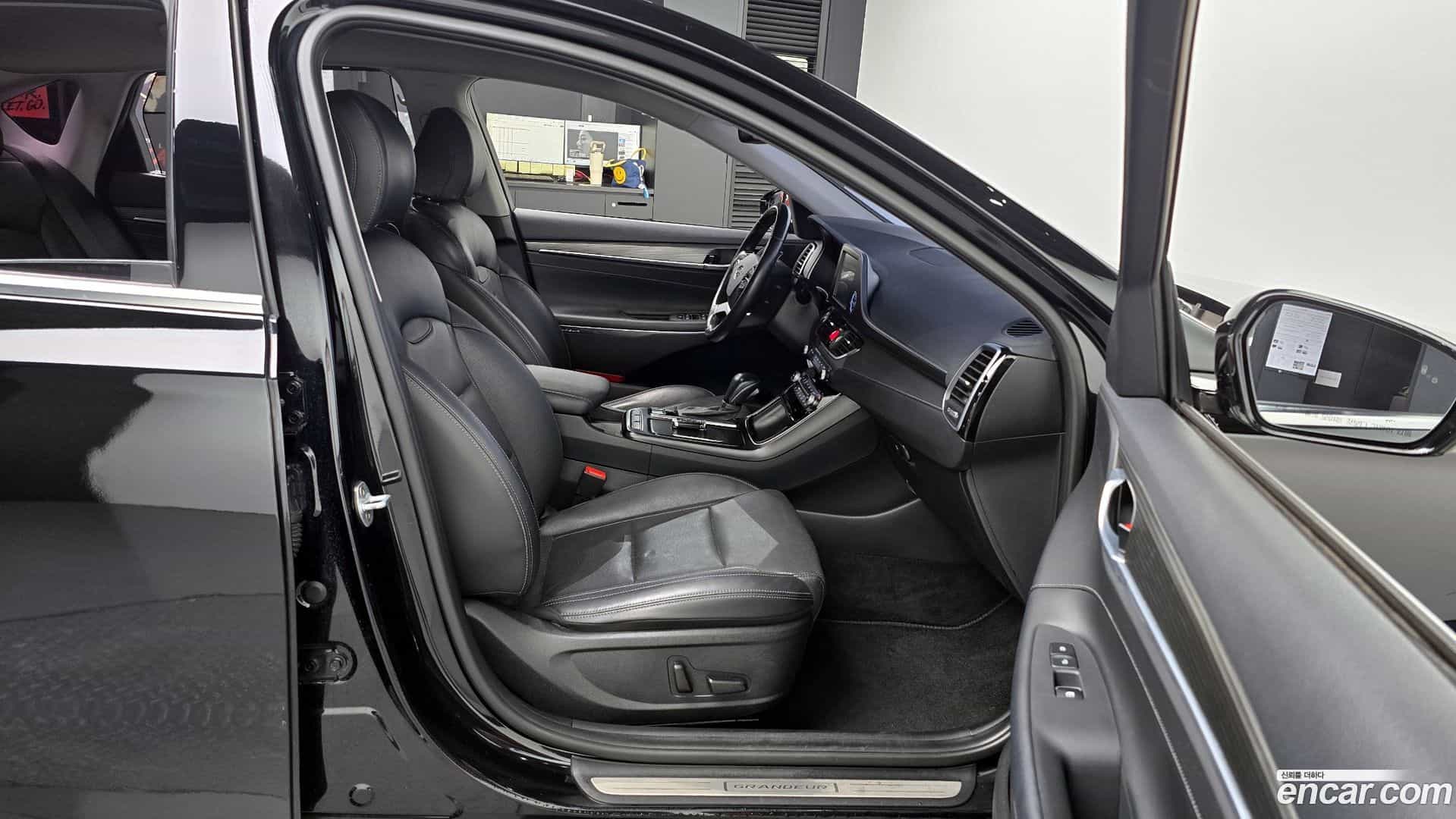 Grandeur Hyundai 2018.6-INNER-010